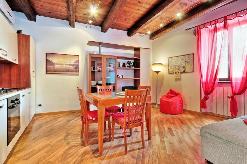 The Red Apartment Roma Dış mekan fotoğraf