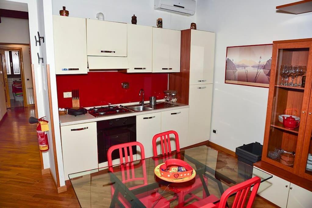 The Red Apartment Roma Dış mekan fotoğraf